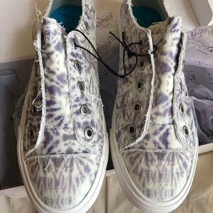 NIB Blowfish ‘fog skylight dye’ women’s canvas shoes size 10 keds
